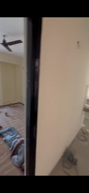 Room in 2.5 BHK Apartment at SRS Royal Hills, Sector 87 – for Rent