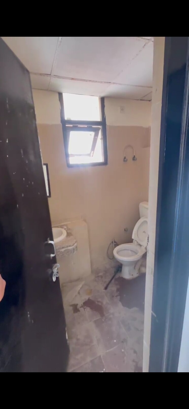 Bathroom, srs-royal-hills 2.5 Bedroom 1500 Sq.Ft. Apartment In Sector 87 Faridabad 8597651