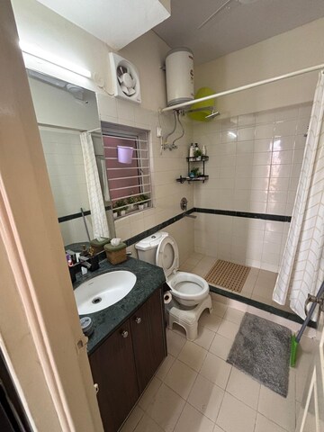 Bathroom in 4 BHK Apartment at DLF Trinity Towers, Dlf Phase V – for Rent