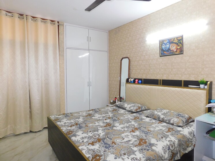 Master Bedroom, hauz khas 3 Bedroom 110 Sq.Yd. Apartment In Hauz Khas Delhi 8597659