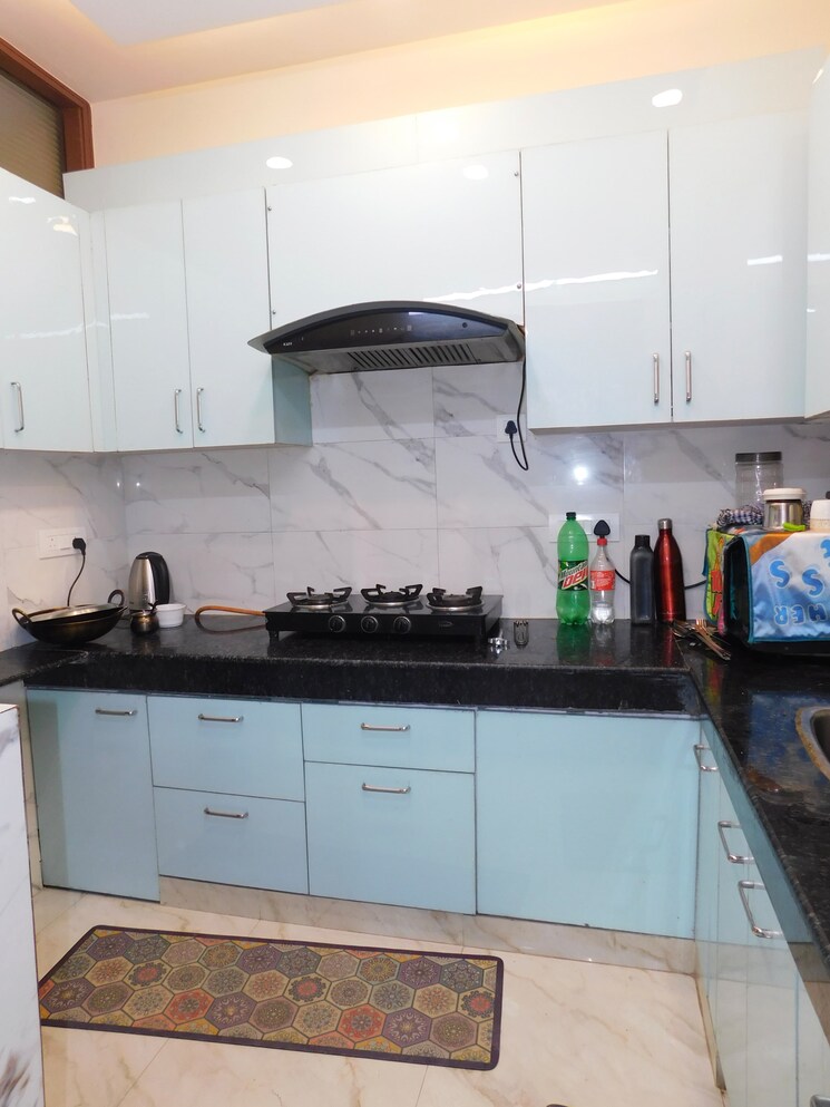 Kitchen, hauz khas 3 Bedroom 110 Sq.Yd. Apartment In Hauz Khas Delhi 8597659