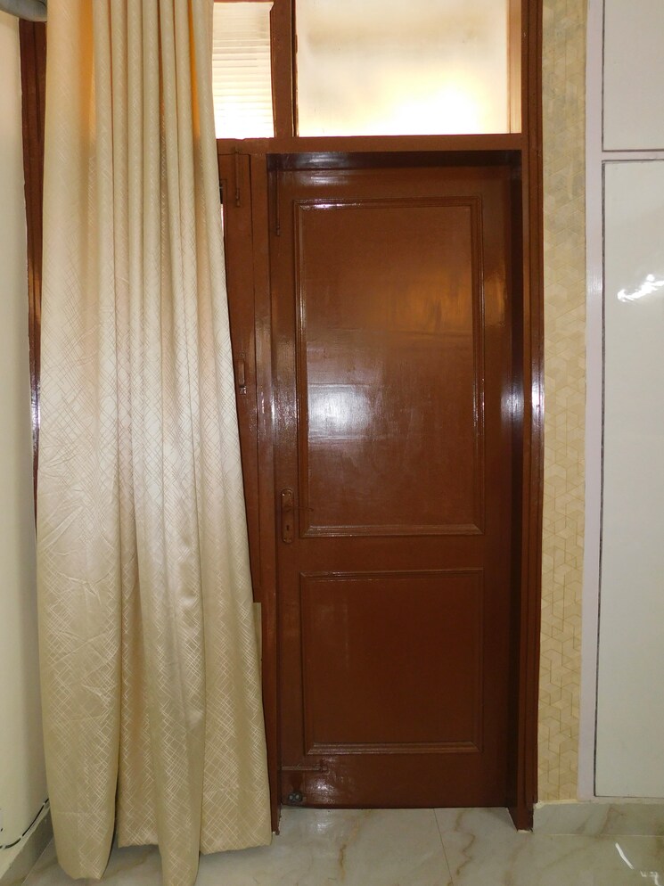 Bedroom, hauz khas 3 Bedroom 110 Sq.Yd. Apartment In Hauz Khas Delhi 8597659