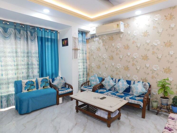 Living Room, hauz khas 3 Bedroom 110 Sq.Yd. Apartment In Hauz Khas Delhi 8597659