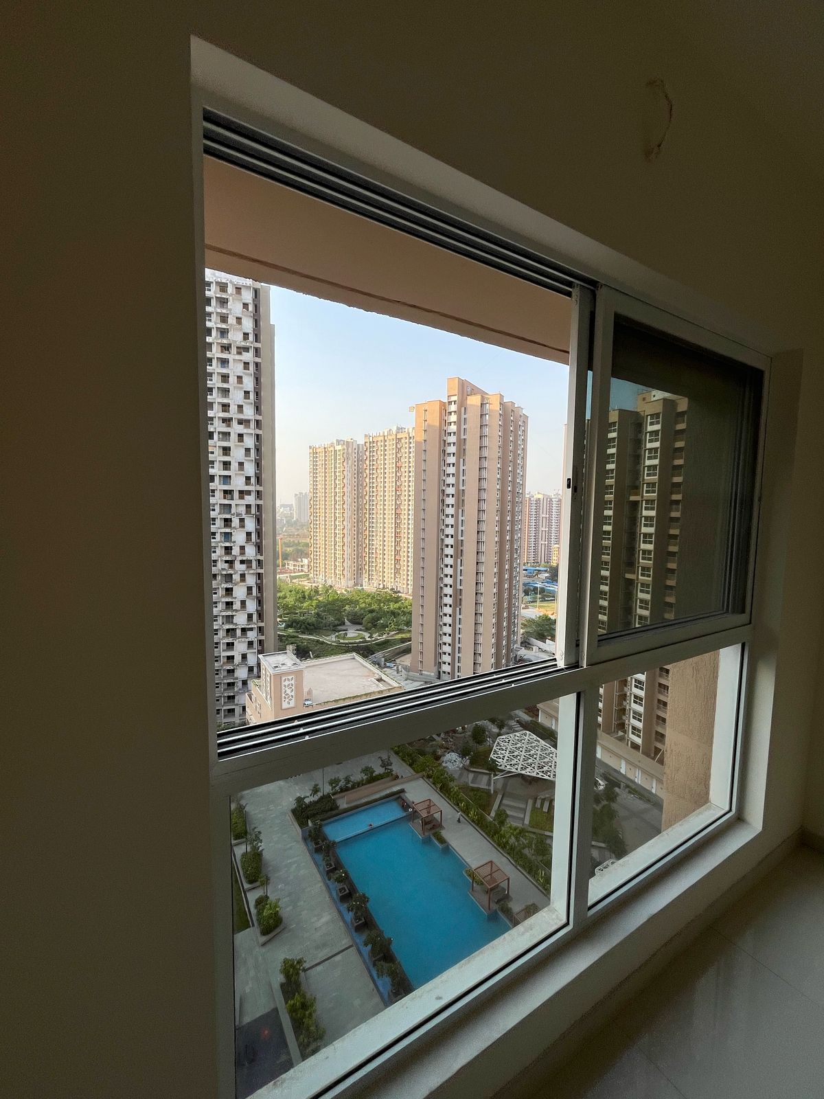 3 BHK + Pooja Room,Servant Room Apartment For Rent in Godrej Green Cove