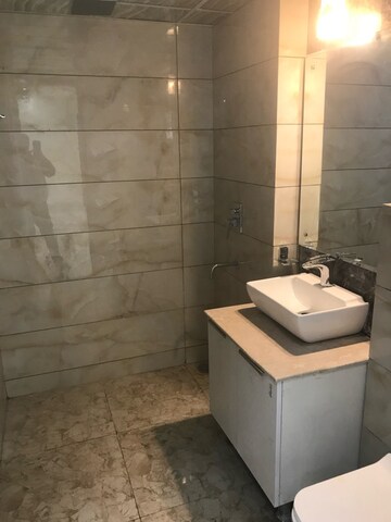 Bathroom in 3 BHK Apartment at Meenal Semeion, Sector 41 – for Rent