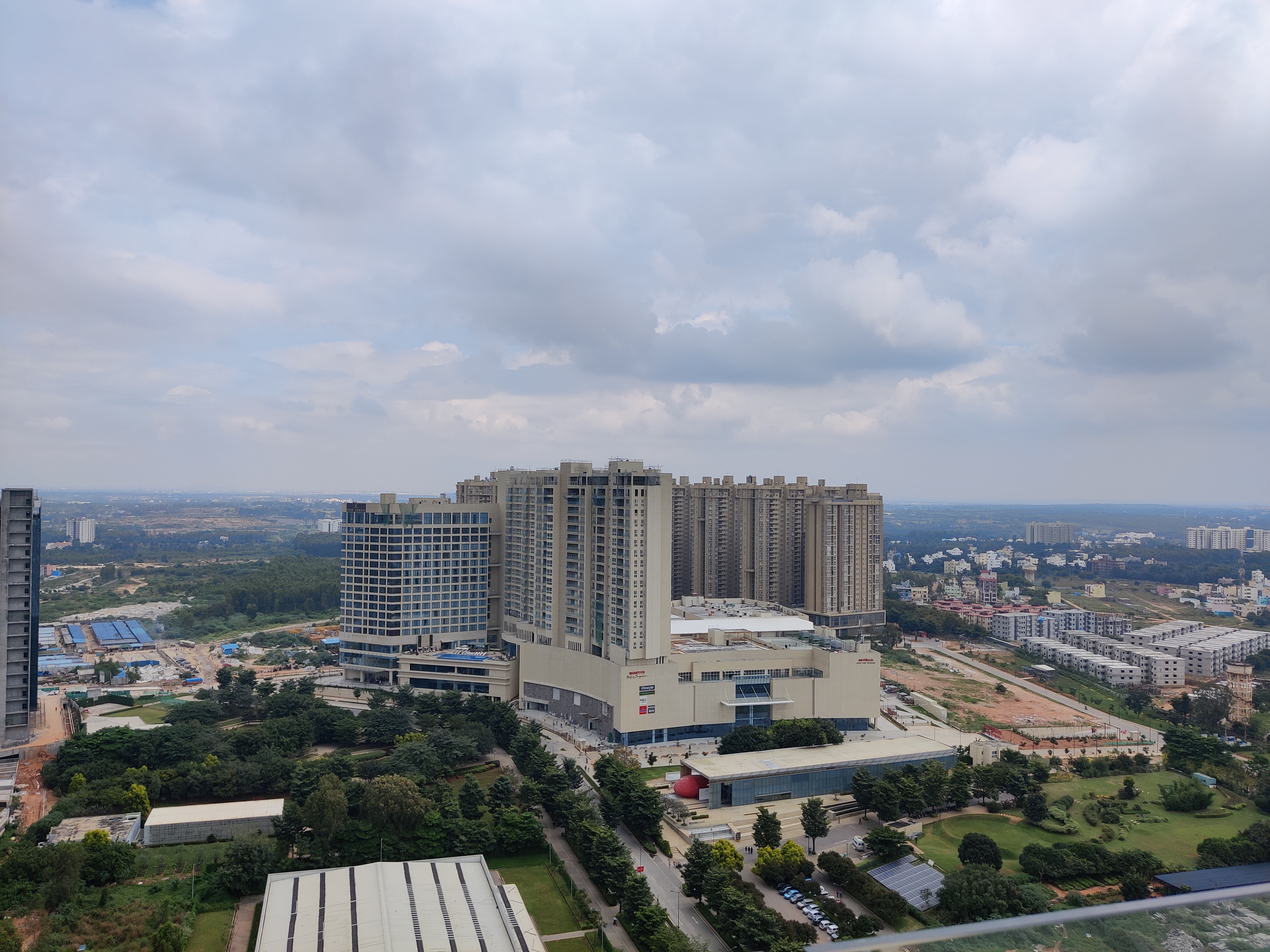 3 BHK + Extra Room Apartment For Sale in Prestige Tech Cloud