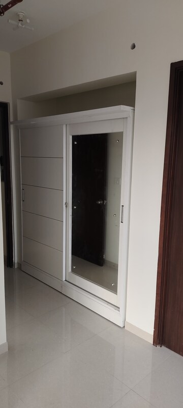 Building Lobby in 2 BHK Apartment at Kapur Bawdi – for Rent