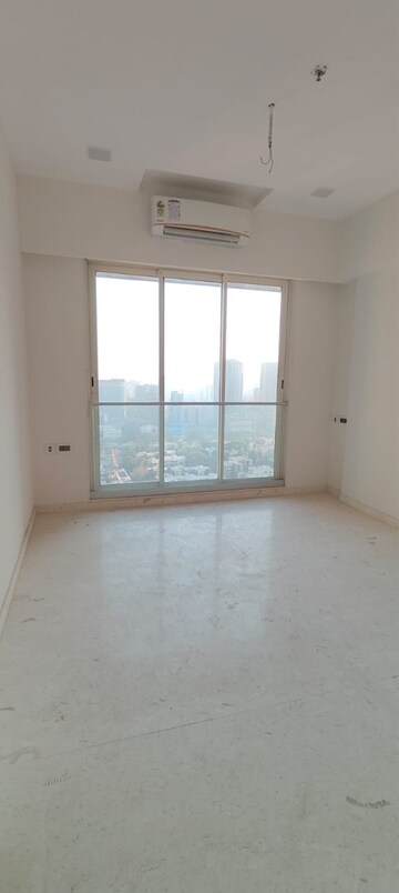 Room in 3 BHK Apartment at Ekta Tripolis, Goregaon West – for Rent
