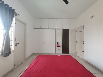 Room in 3 BHK Apartment at Vars Parkwood, Bellandur – for Rent