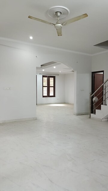 Room in 2 BHK Builder Floor at Sector 47 – for Rent