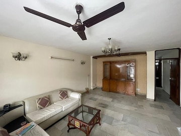 Furnished Amenities in 2.5 BHK Builder Floor at East of Kailash Block-B RWA, East Of Kailash – for Rent