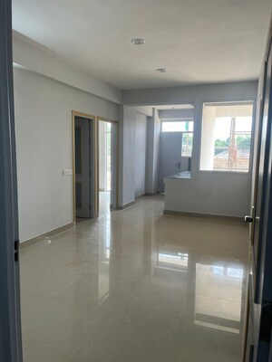 Room in 3 BHK Apartment at Mangalya Novena Green, Tech Zone 4 Greater Noida – for Sale