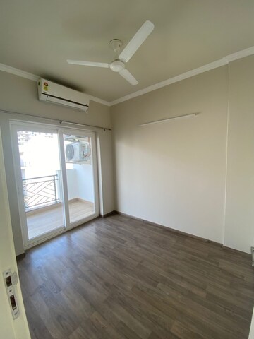 Room in 2.5 BHK Builder Floor at Central Park Cerise Suites, Sohna Sector 33 – for Rent