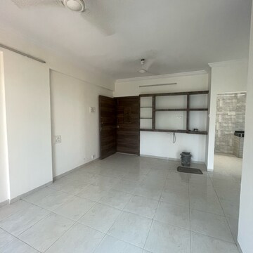 Room in 2 BHK Apartment at Goregaon East – for Rent