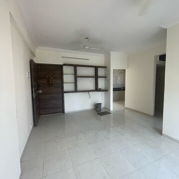 Room in 2 BHK Apartment at Goregaon East – for Rent