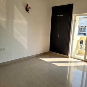 Room in 2.5 BHK Apartment at Nimbus The Hyde park, Sector 78 – for Sale