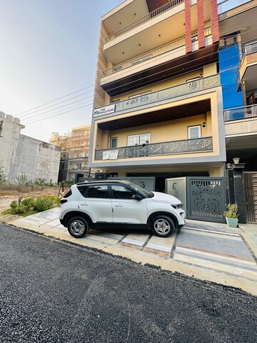 3 BHK Builder Floor – Exterior View View at Sector 55 - for Rent