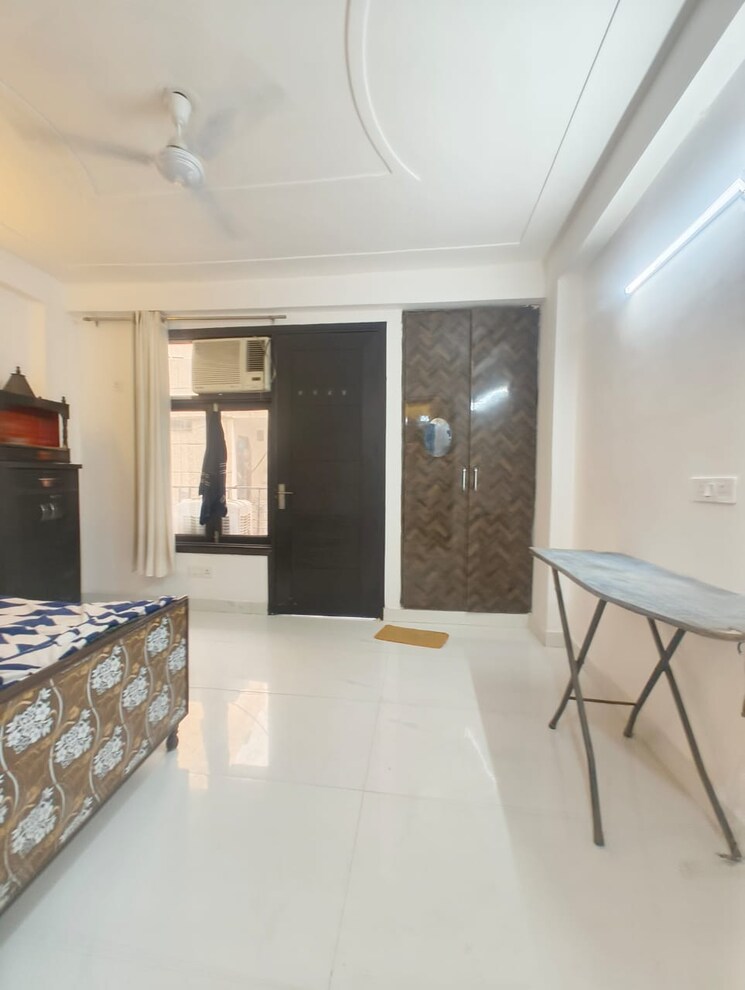 Kitchen, paryavaran complex 1 Bedroom 450 Sq.Ft. Builder Floor In Paryavaran Complex Delhi 8598107