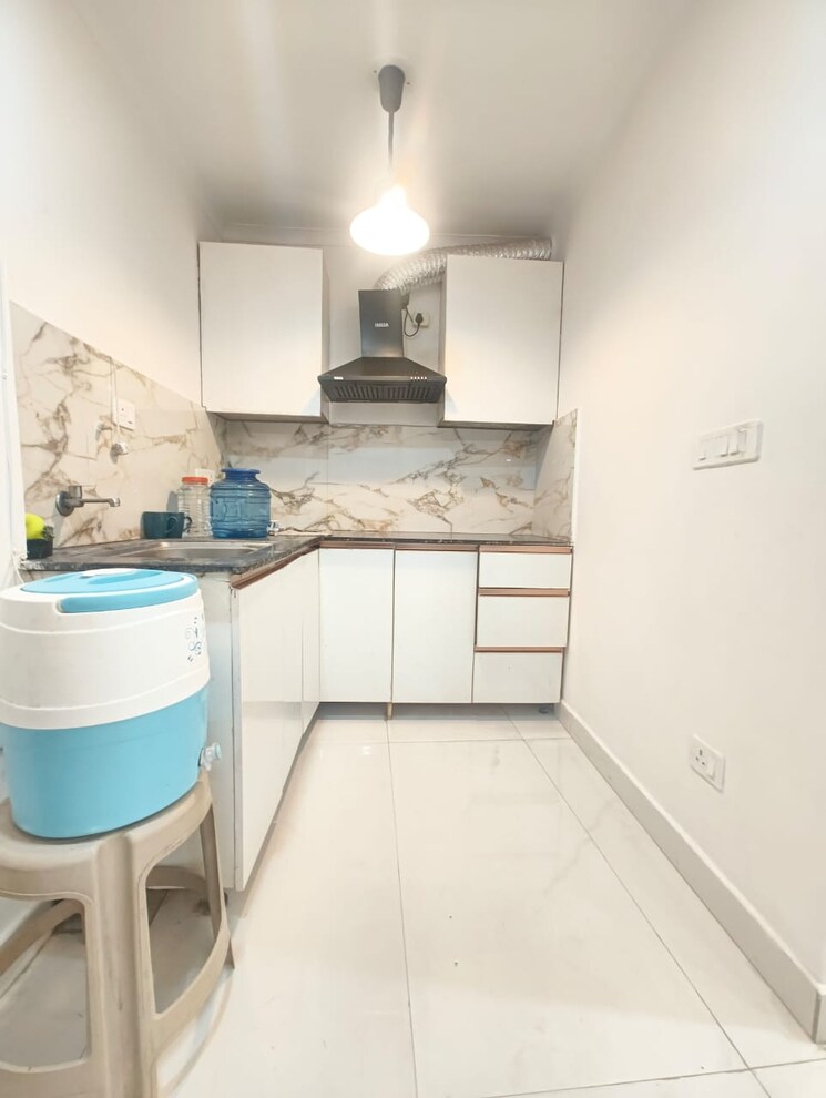 Kitchen, paryavaran complex 1 Bedroom 450 Sq.Ft. Builder Floor In Paryavaran Complex Delhi 8598107