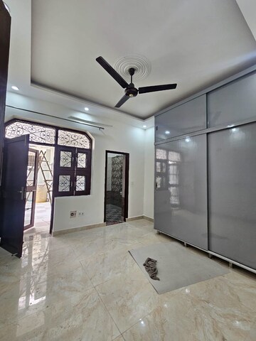 Room in 2 BHK Independent House at Ansal Plaza Sector-23, Sector 23 – for Rent