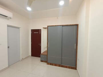 Room in 4 BHK Apartment at Prestige High Fields, Gachibowli – for Rent