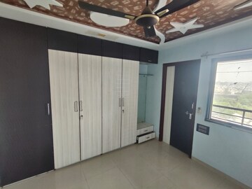 Room in 3 BHK Apartment at Adajan – for Rent