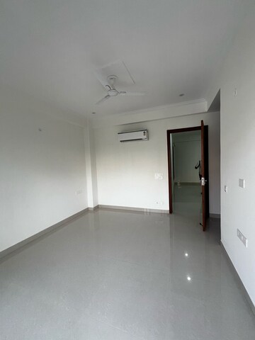 2 BHK Apartment For Sale in Paras Irene, Sector 70a