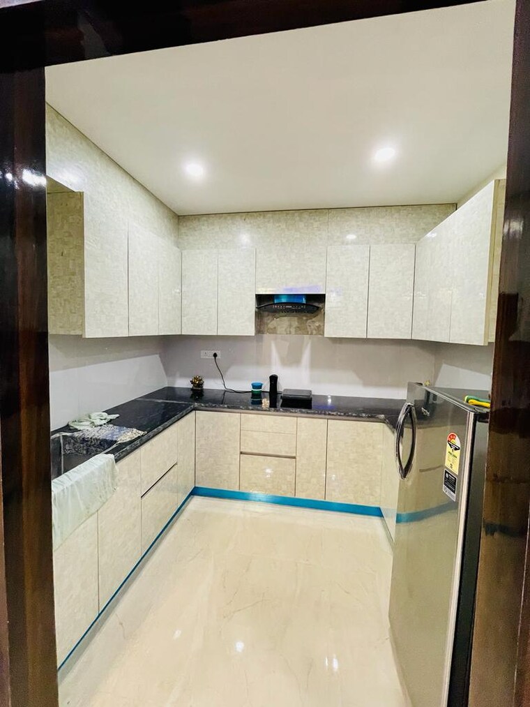 Kitchen, chattarpur 3 Bedroom 1300 Sq.Ft. Builder Floor In Chattarpur Delhi 8598198