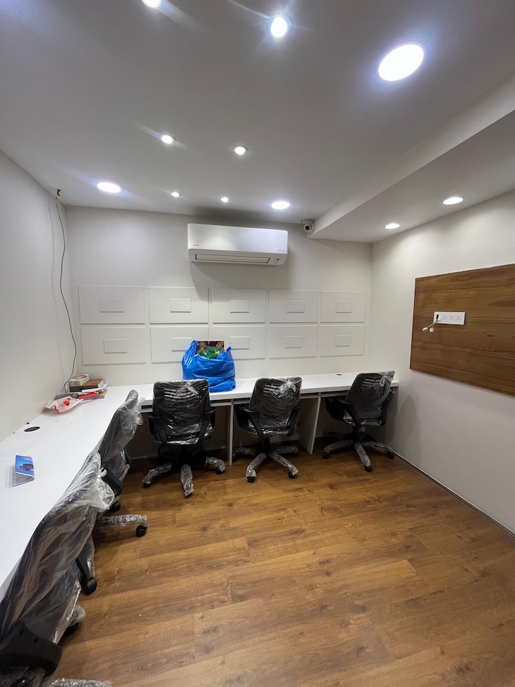 Team Area, shilp-epitome Commercial Office Space 1300 Sq.Ft. In Bodakdev Ahmedabad 8598276