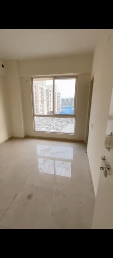 Room in 2 BHK Apartment at Signature The Millennia 2, Sector 37d – for Rent