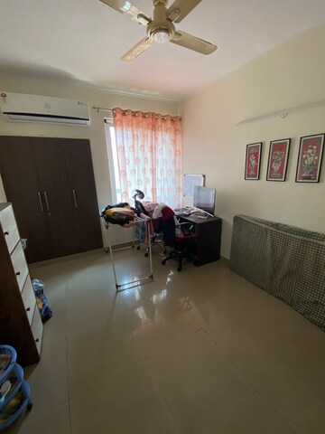 Master Bedroom in 3.5 BHK Apartment at Unitech Uniworld Gardens, Sector 47 – for Rent