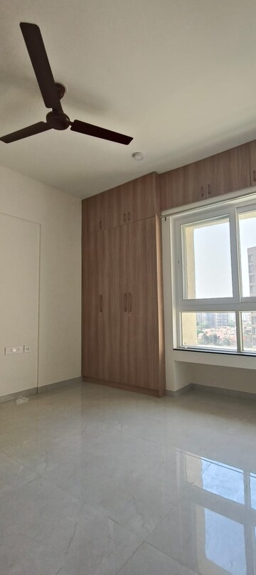 Room in 2 BHK Apartment at Nyati Exuberance 1, Undri – for Rent