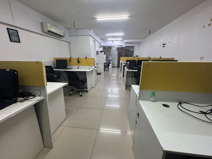 Team Area, vastrapur Commercial Office Space 1970 Sq.Ft. In Vastrapur Ahmedabad 8598391
