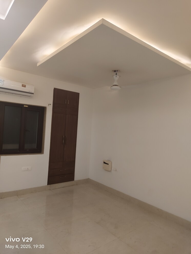 Room, unitech-south-city-1 4 Bedroom 500 Sq.Yd. Apartment In South City 1 Gurgaon 8598402