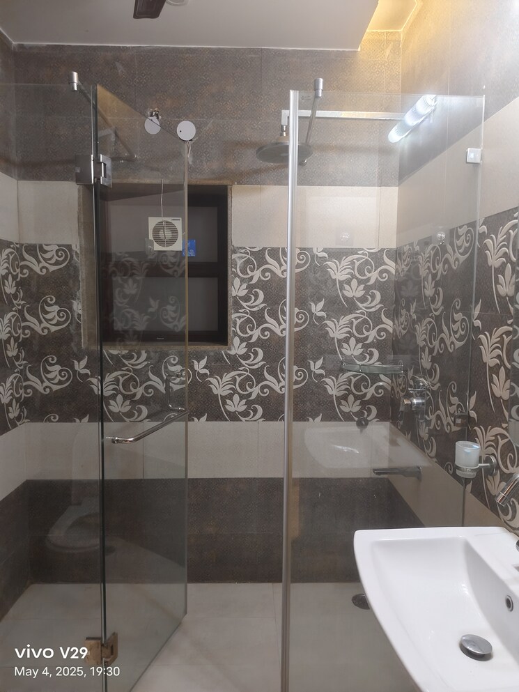 Master Bedroom, unitech-south-city-1 4 Bedroom 500 Sq.Yd. Apartment In South City 1 Gurgaon 8598402