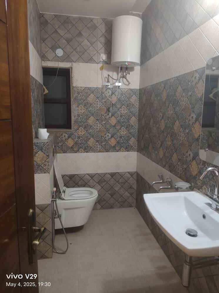 Master Bedroom, unitech-south-city-1 4 Bedroom 500 Sq.Yd. Apartment In South City 1 Gurgaon 8598402