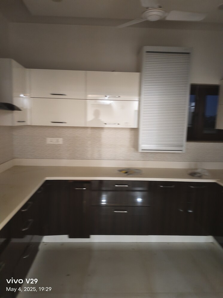 Kitchen, unitech-south-city-1 4 Bedroom 500 Sq.Yd. Apartment In South City 1 Gurgaon 8598402