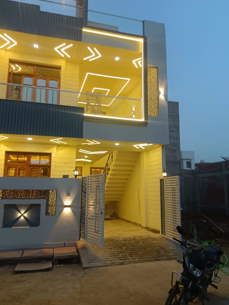 Exterior View, gomti nagar 3 Bedroom 1600 Sq.Ft. Independent House In Gomti Nagar Lucknow 8598408