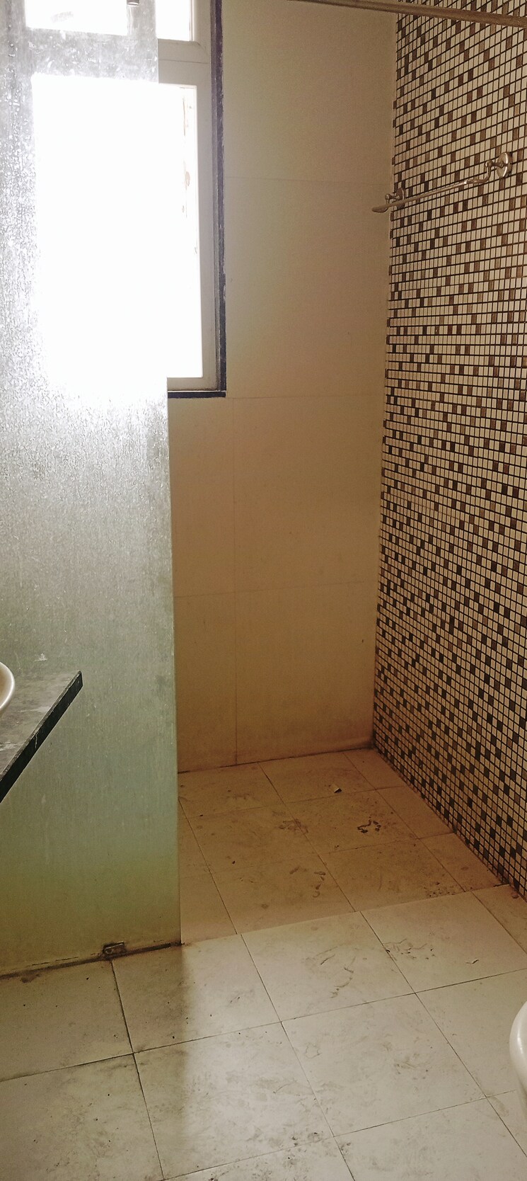 Bathroom, chandra-panorama 3 Bedroom 1900 Sq.Ft. Apartment In Sushant Golf City Lucknow 8598439