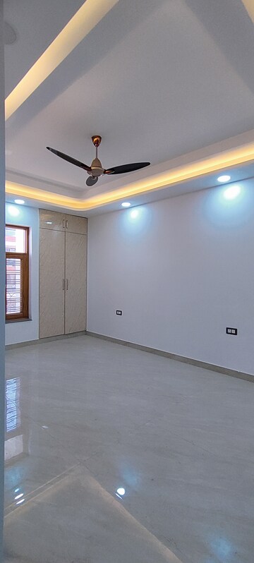 4 BHK Builder Floor For Rent in Sector 37