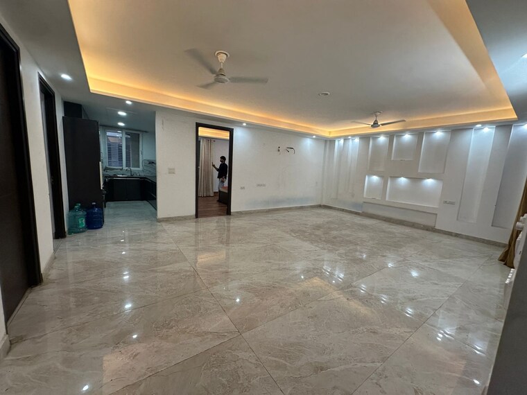  Parking, saket 3 Bedroom 1800 Sq.Ft. Builder Floor In Saket Delhi 8598532