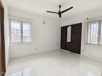 Room in 3 BHK Apartment at Panampilly Nagar – for Sale