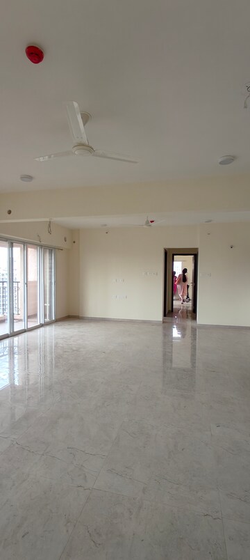 Room in 3 BHK Apartment at K Raheja Reserve, Mohammadwadi – for Rent