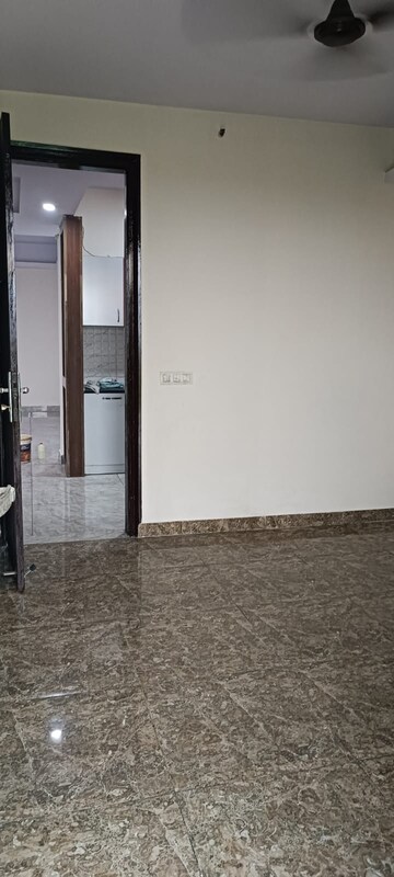 Room in 3 BHK Apartment at GH-7 Crossings Republik, Vijay Nagar – for Rent