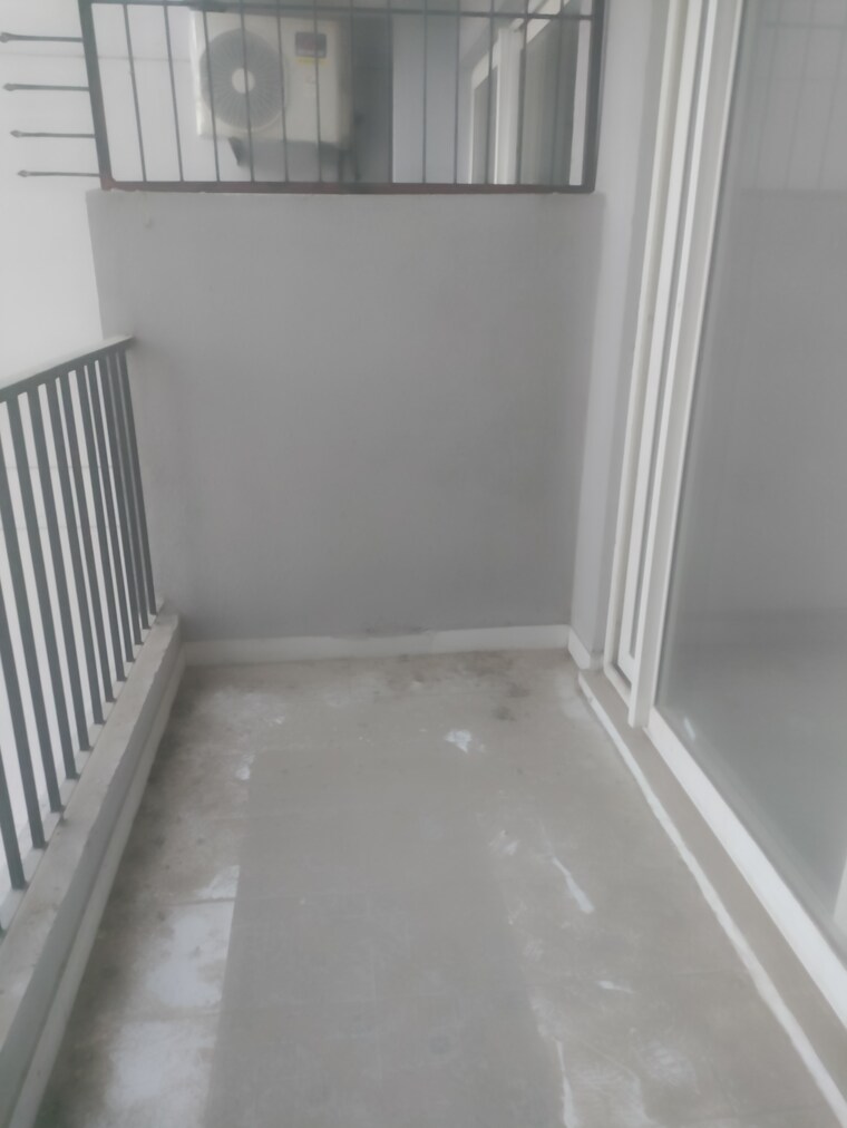 Balcony, shiv-the-ozone-solitaire 3 Bedroom 1735 Sq.Ft. Apartment In Sector 87 Faridabad 8598661