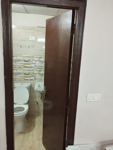 Building Lobby in 3 BHK Apartment at Amrapali Golf Homes, Sector 4 Greater Noida – for Rent