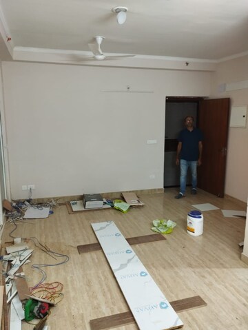 Master Bedroom in 3 BHK Apartment at Amrapali Golf Homes, Sector 4 Greater Noida – for Rent