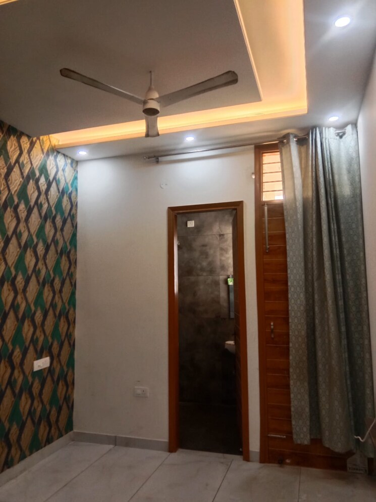 Room, dhakoli 2.5 Bedroom 1100 Sq.Ft. Builder Floor In Dhakoli Zirakpur 8598678