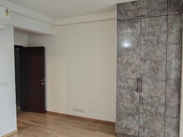 Room in 4 BHK Apartment at M3M Woodshire, Sector 107 – for Rent