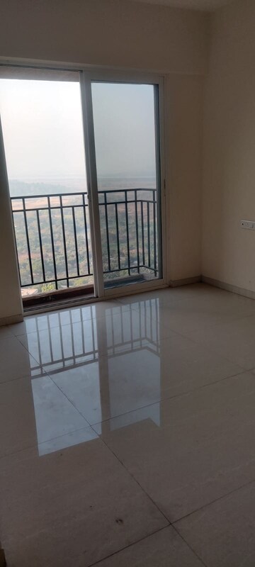 2.5 BHK Apartment For Sale in Vijay Orovia, Ghodbunder Road